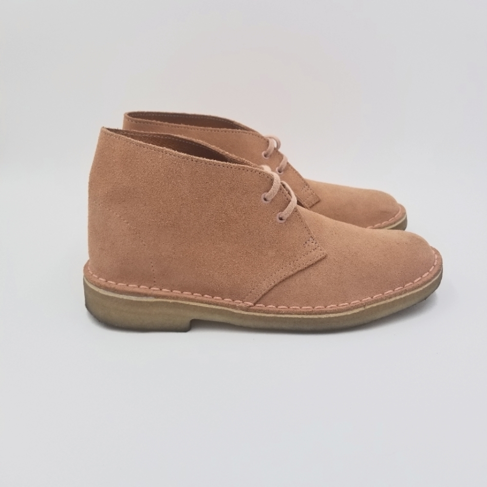 Clarks Desert Boots Pink Peach Suede Size 7.5